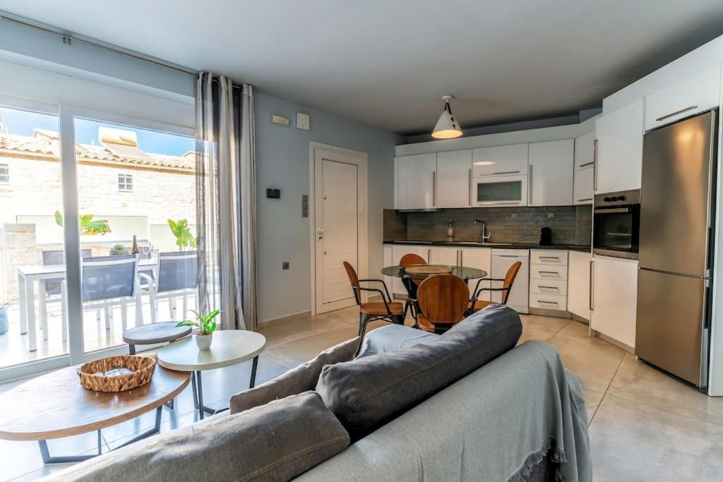 Zefyros Suite , Seafront Retreat ! Pánormos Dış mekan fotoğraf