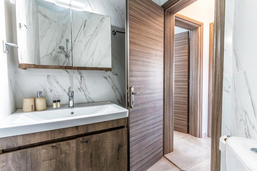 Zefyros Suite , Seafront Retreat ! Pánormos Dış mekan fotoğraf